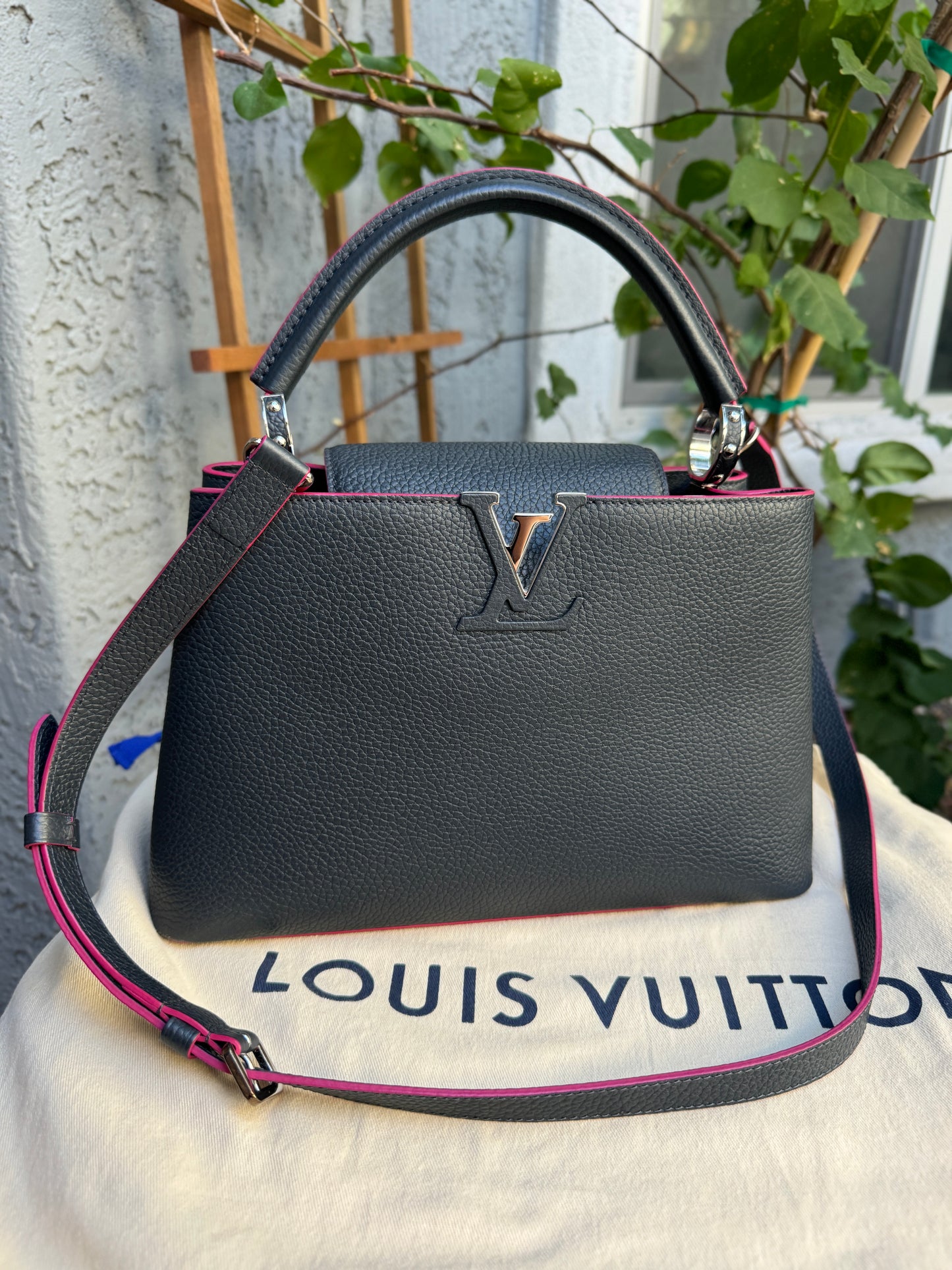 Louis Vuitton Taurillon Capucines PM Cobalt Fuchsia