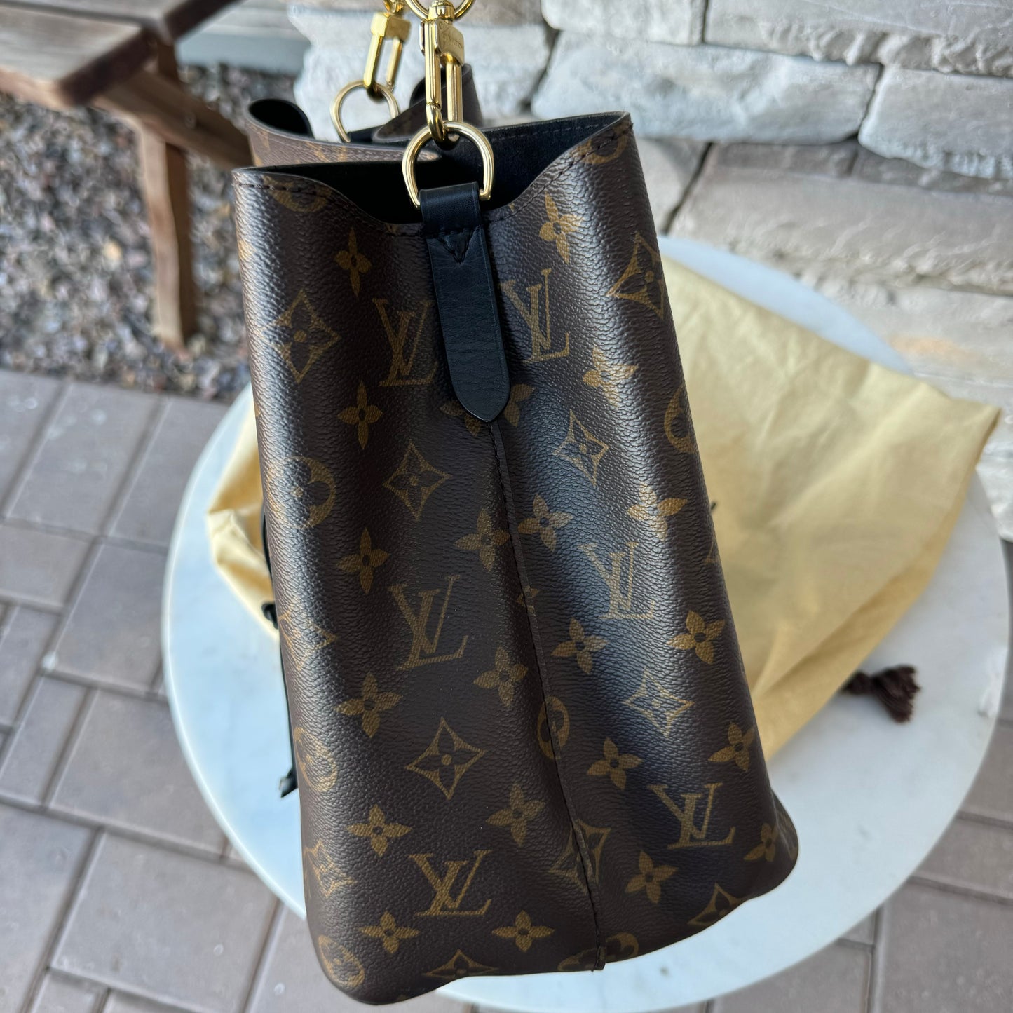 Louis Vuitton Monogram Neonoe MM