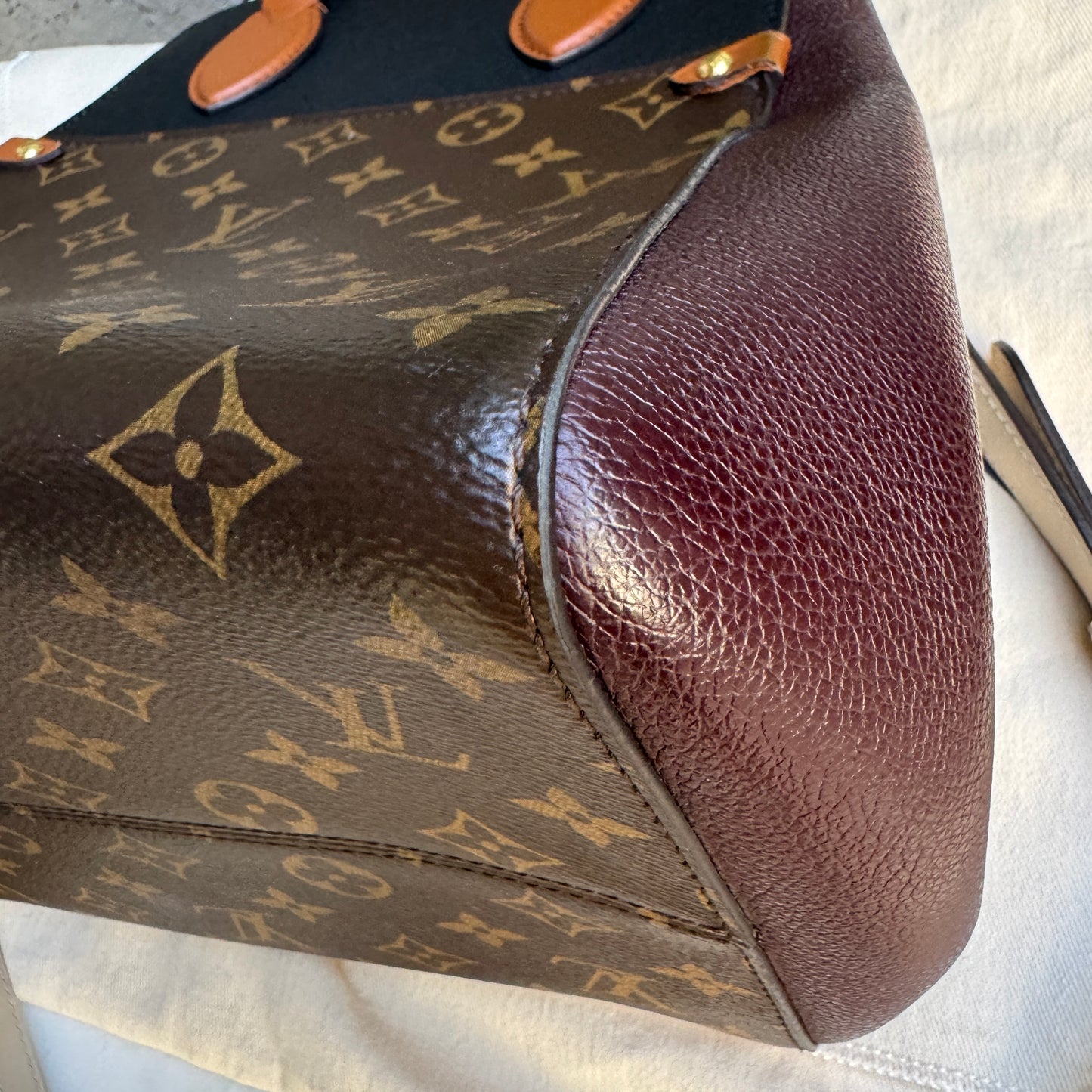 Louis Vuitton Fold Tote MM