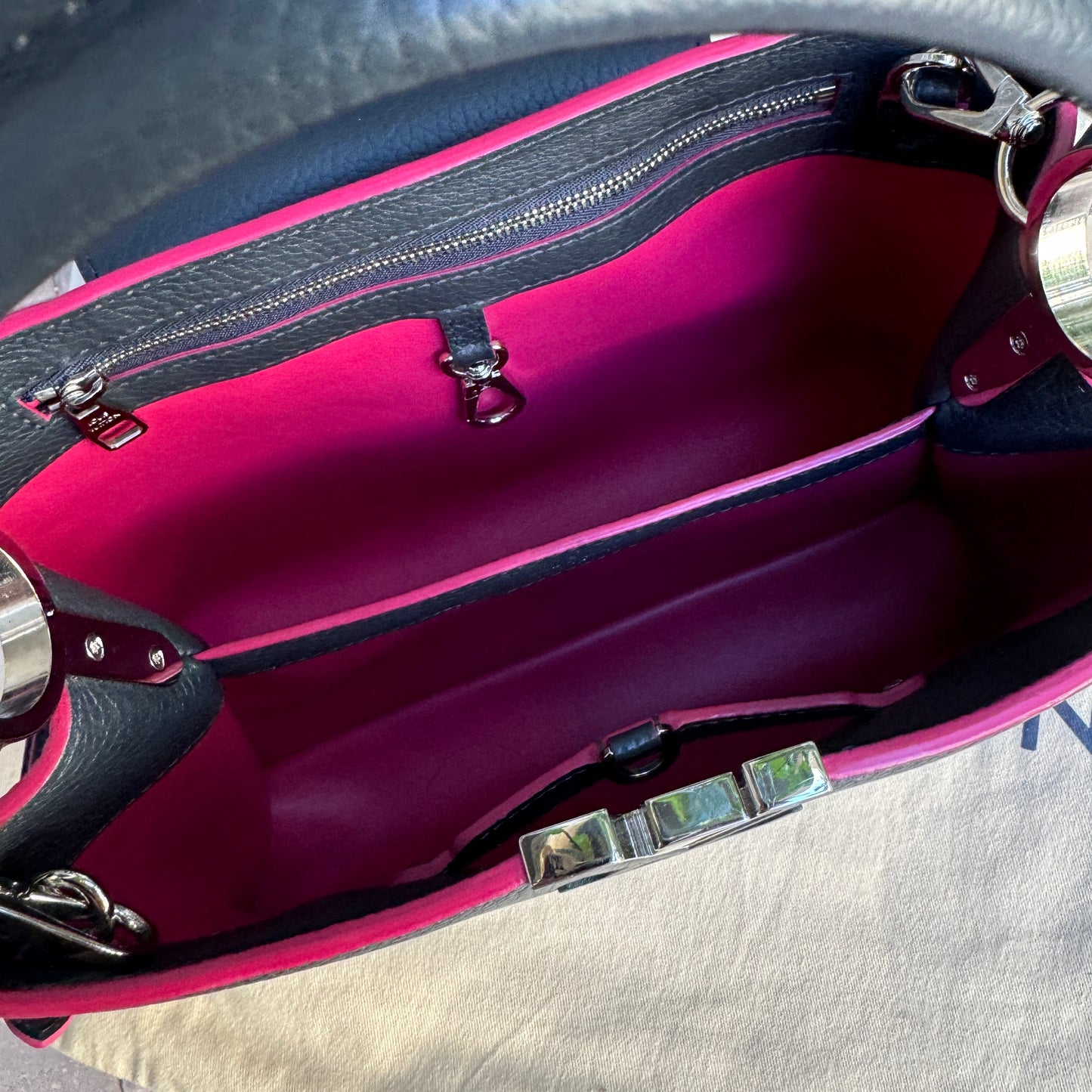 Louis Vuitton Taurillon Capucines PM Cobalt Fuchsia