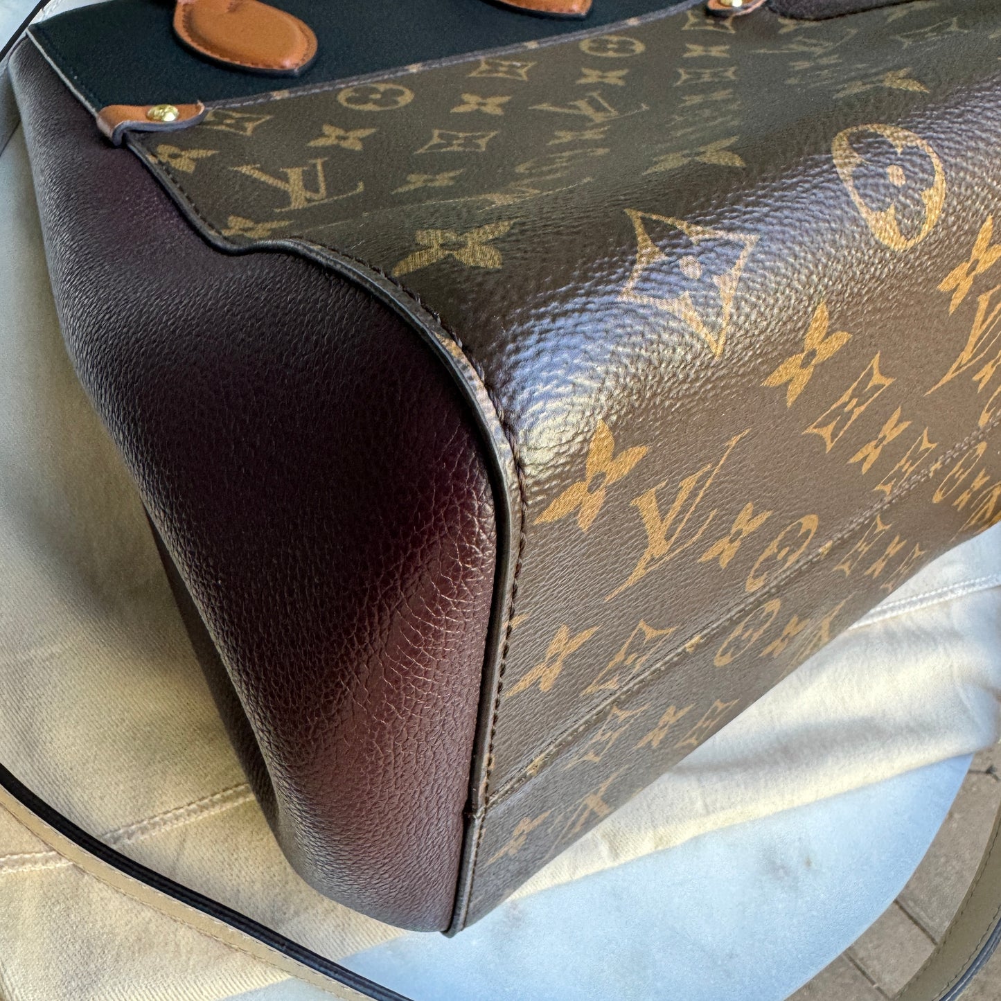 Louis Vuitton Fold Tote MM