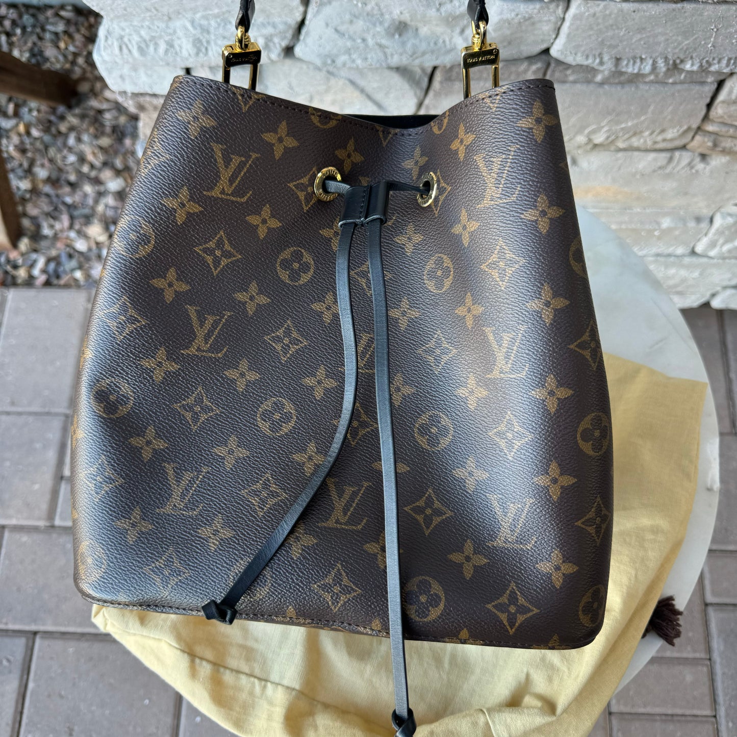 Louis Vuitton Monogram Neonoe MM