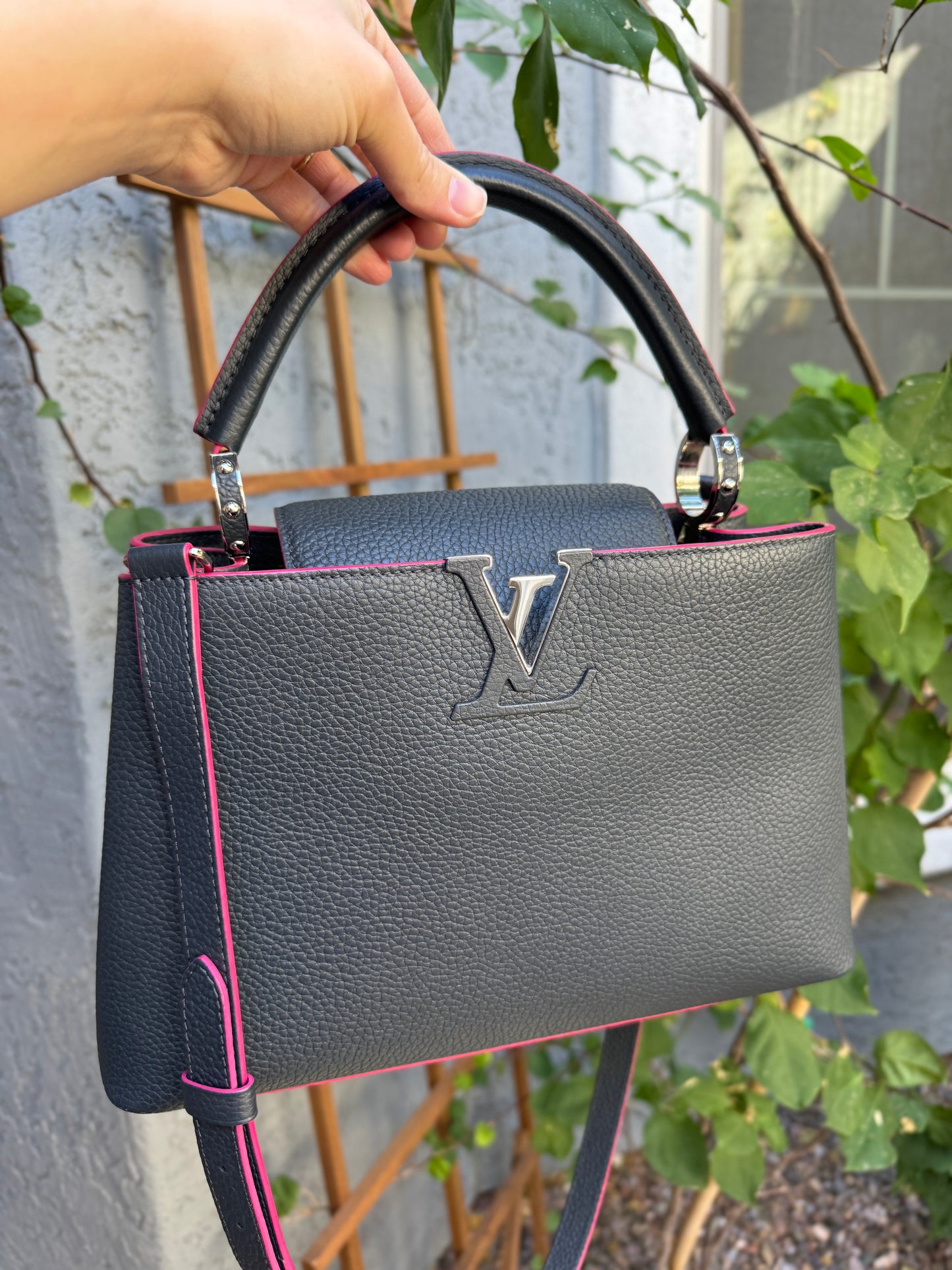 Louis Vuitton Taurillon Capucines PM Cobalt Fuchsia