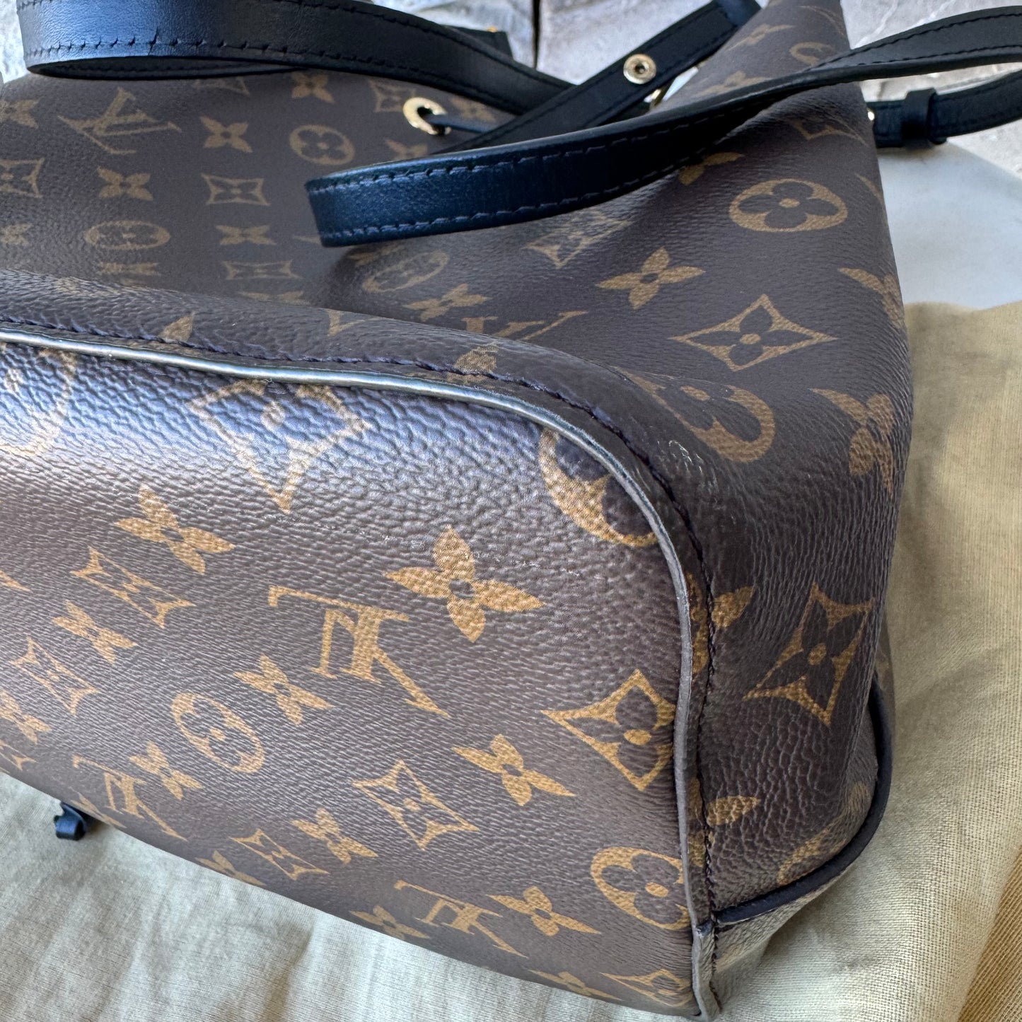 Louis Vuitton Monogram Neonoe MM