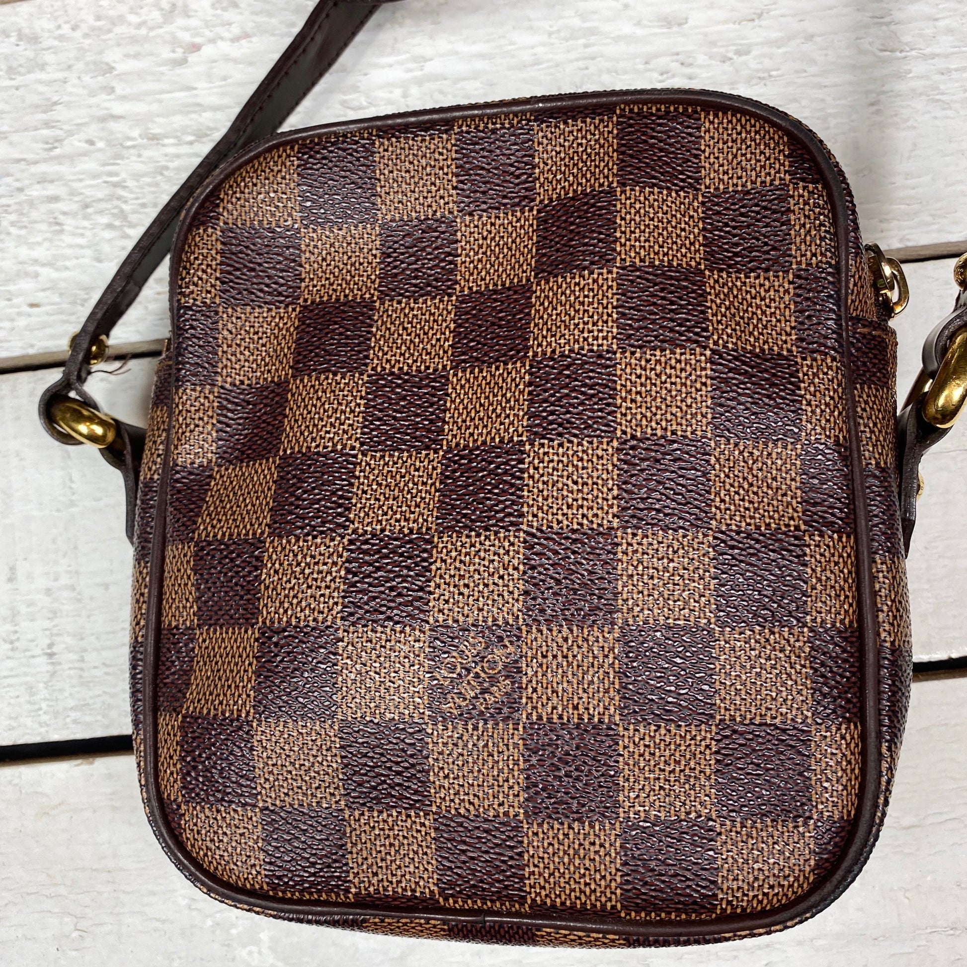 Sold at Auction: LOUIS VUITTON DAMIER RIFT CROSS BODY SHOULDER BAG