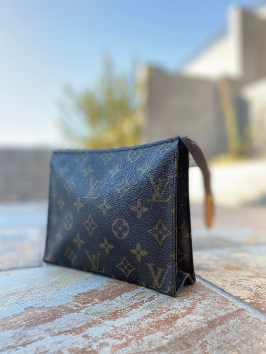 Louis Vuitton Vintage Toiletry 19