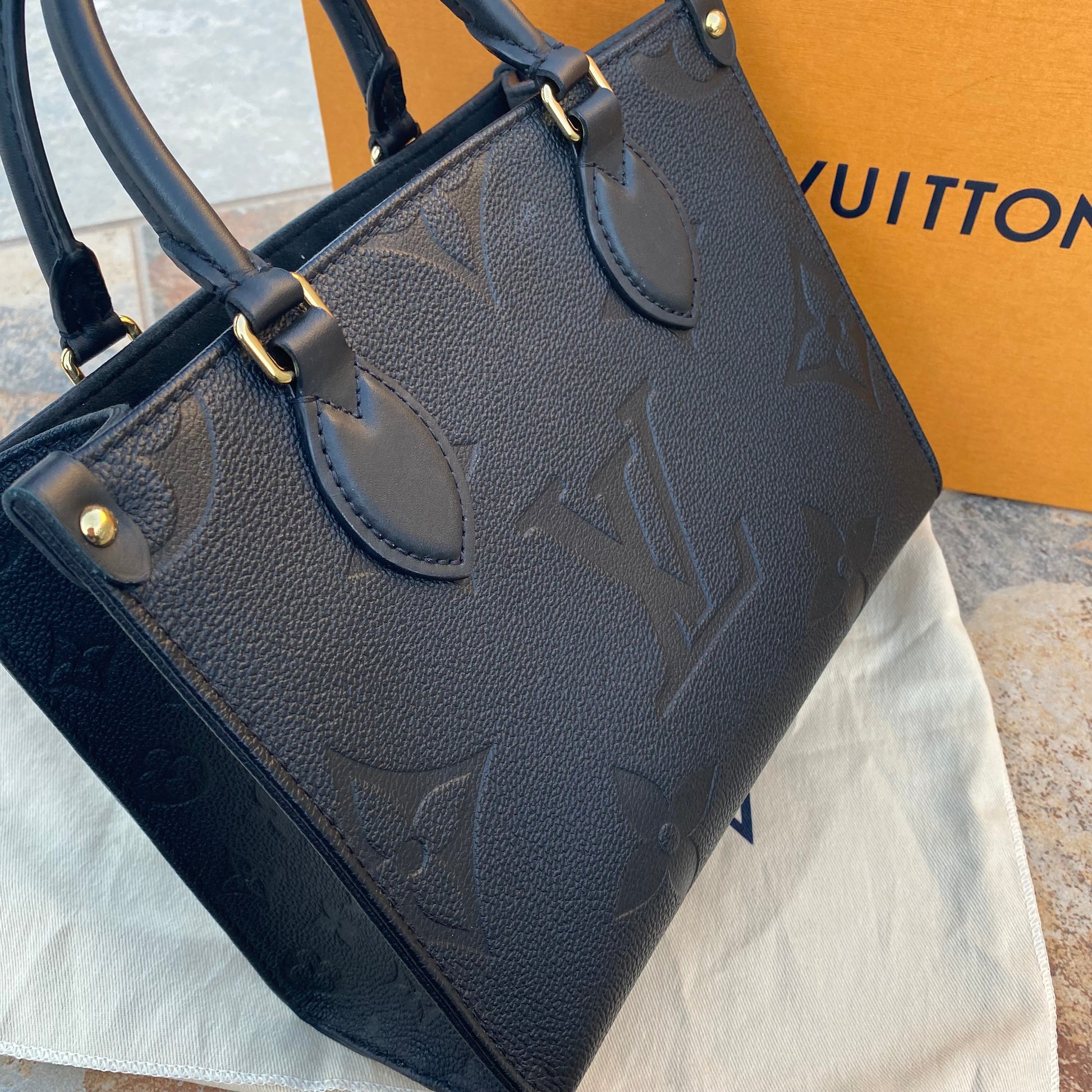 Louis Vuitton Empreinte Monogram Giant Onthego PM – The Foxy Shopper