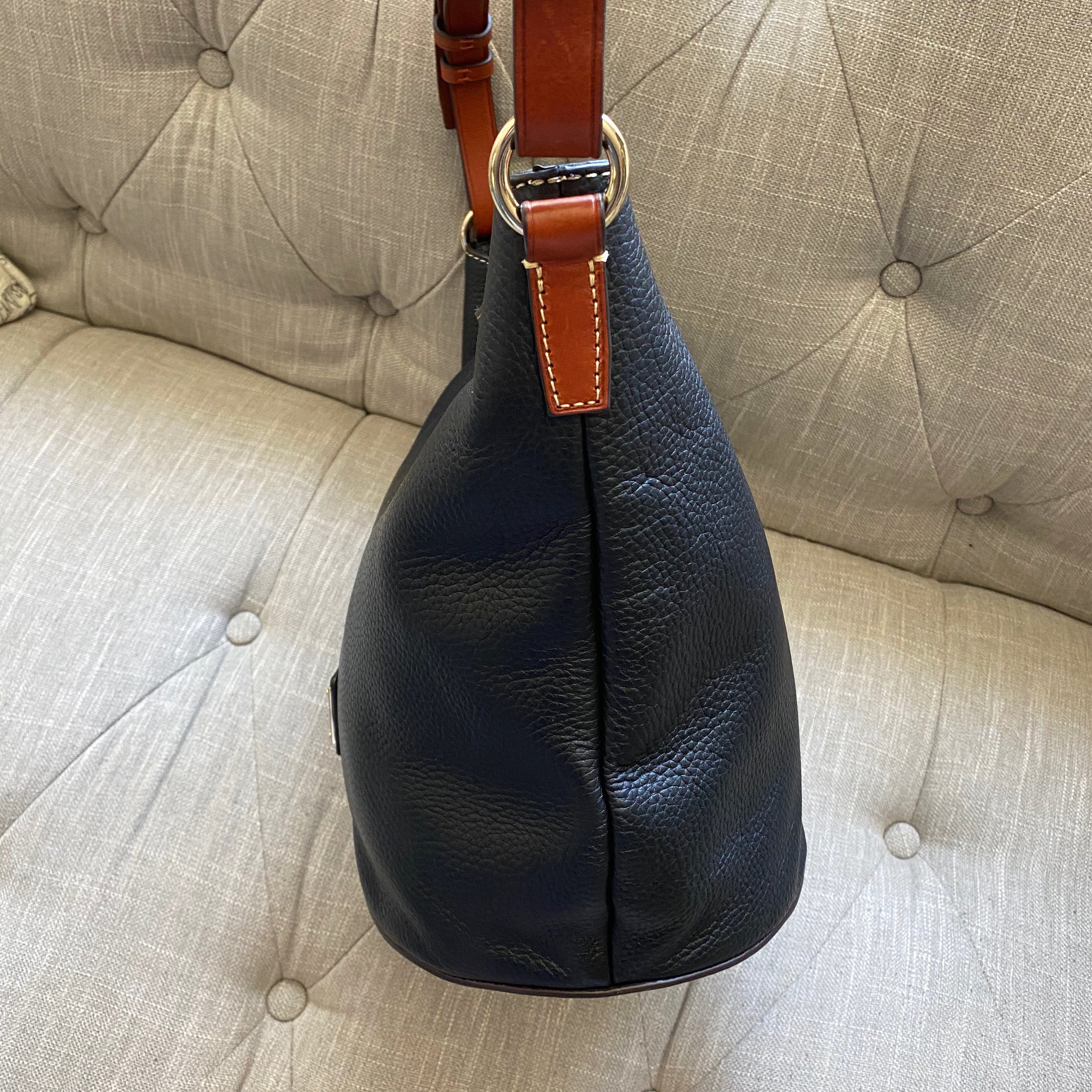 Dooney and discount bourke thea feedbag